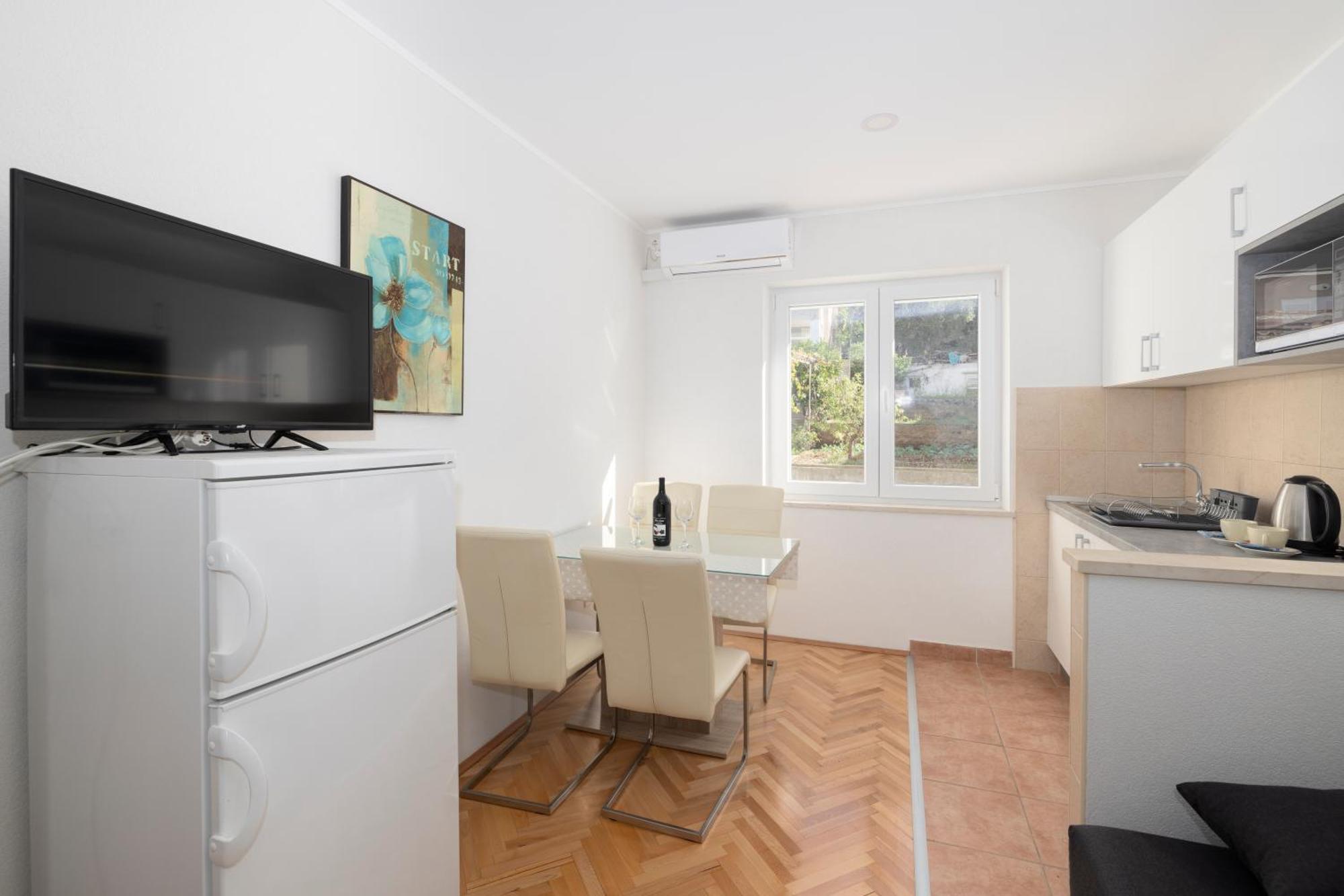 Apartmani Marta Tučepi Exterior foto